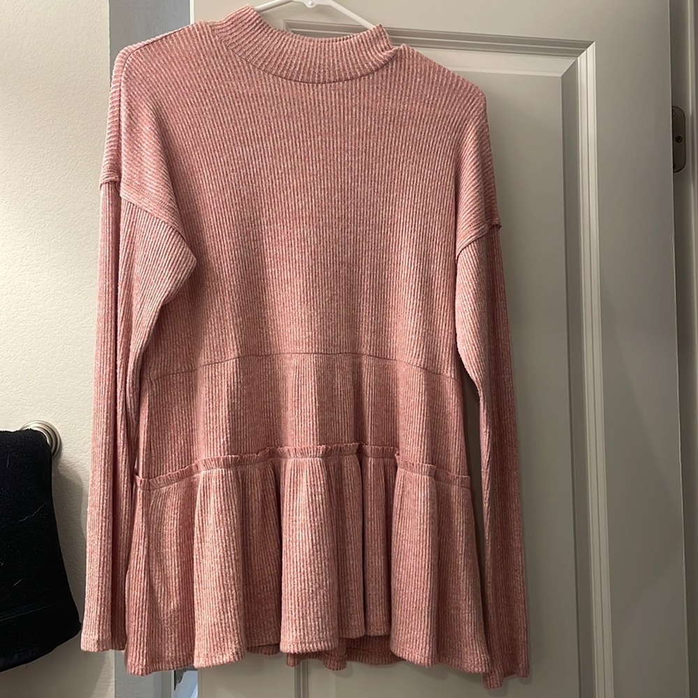Medium oversized turtle neck from Maurice’s. Never worn.